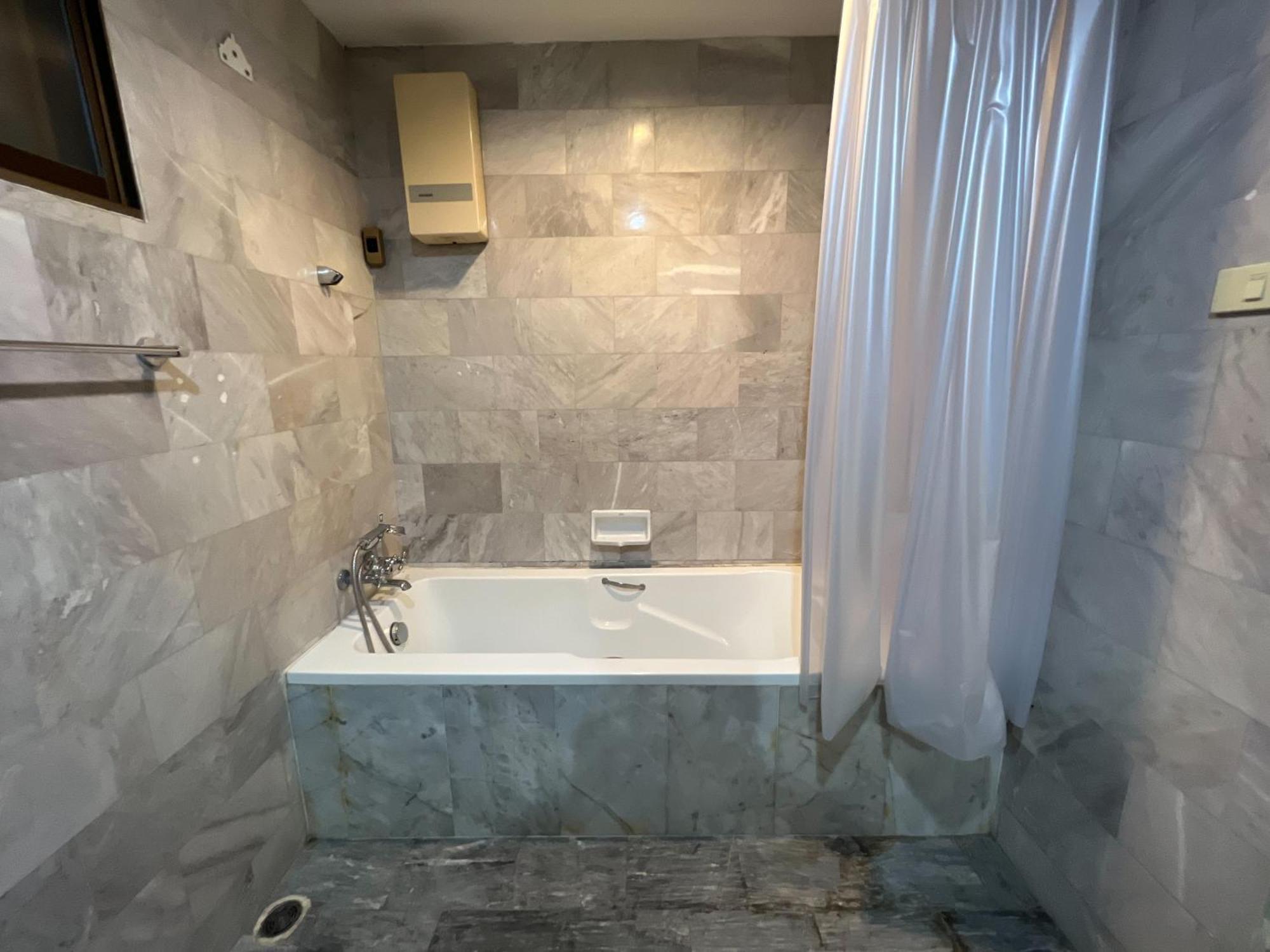 Nhà nghỉ Sukhumvit 31 Sweet 7 Beds - Up To 12 Guests