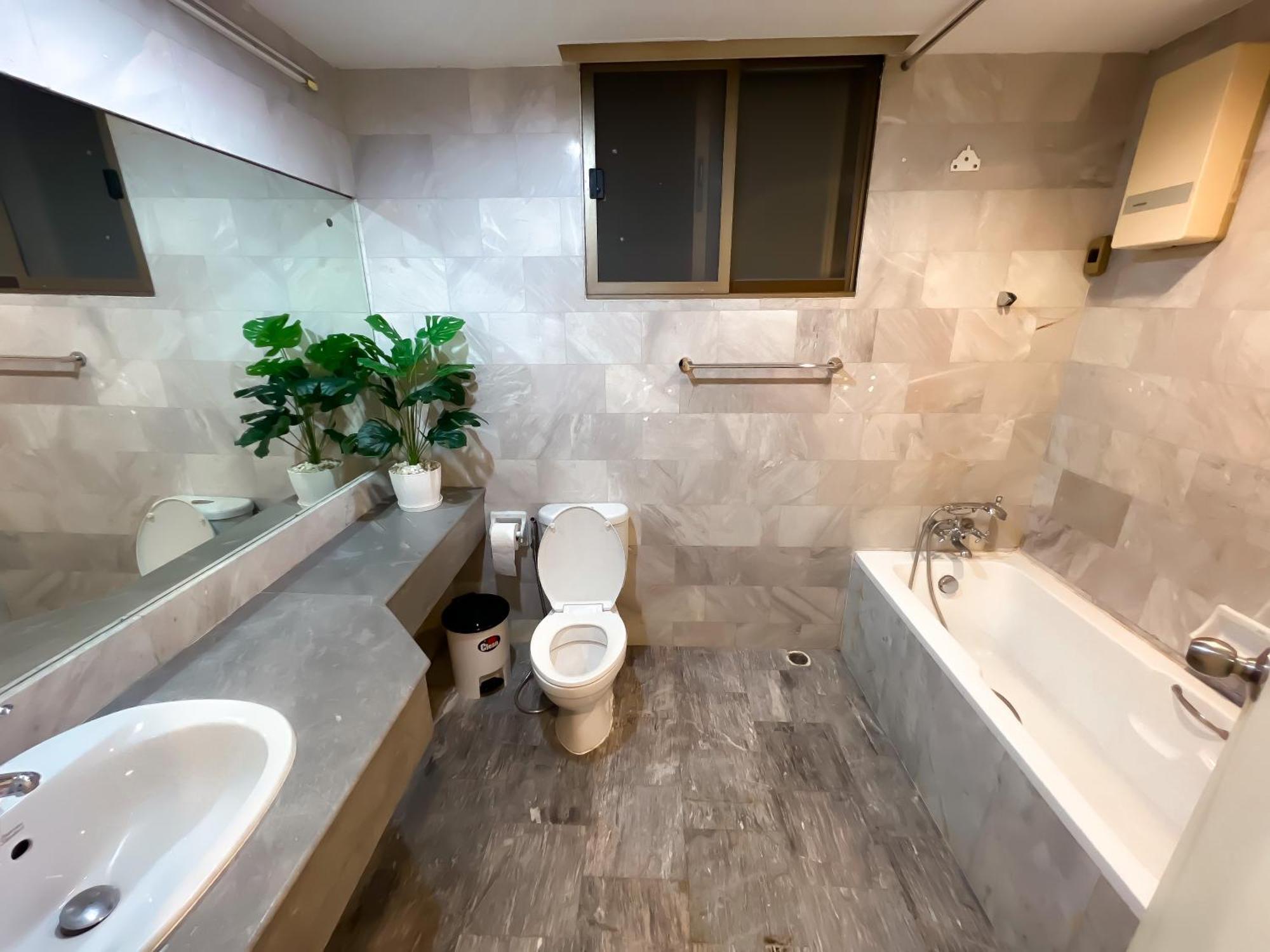 Sukhumvit 31 Sweet 7 Beds - Up To 12 Guests Holiday home Bangkok